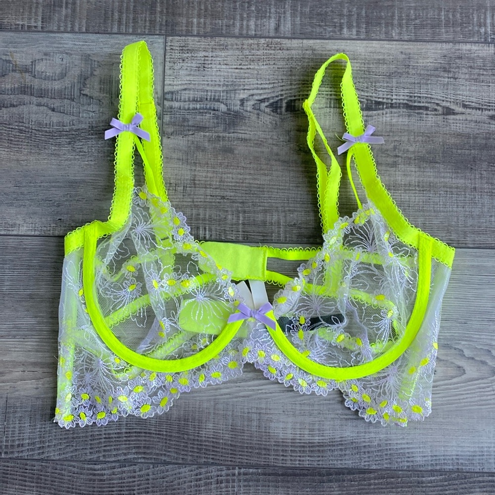 For Love & Lemons Victorias Secret White/Yellow Floral Lace Balconette Bra M
